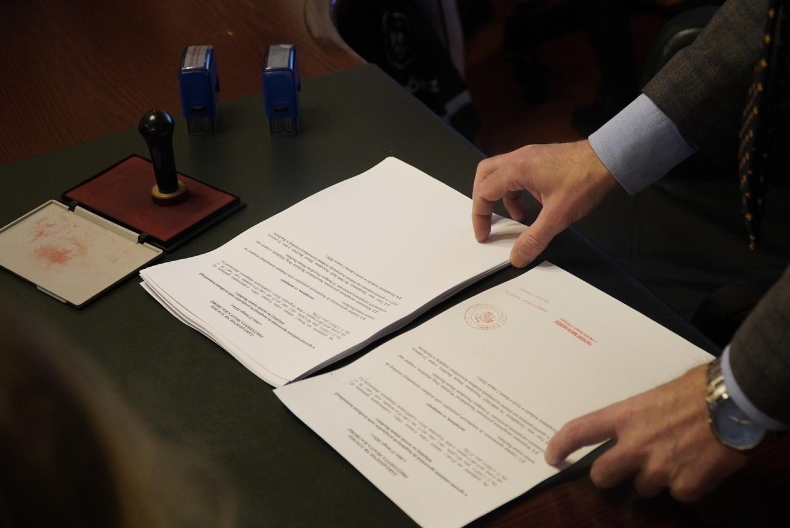 Zdjęcie w galerii na portalu naszraciborz.pl: Dzieci z SP 15 wcieliły się w rolę radnych i prezydenta wiadomości z regionu