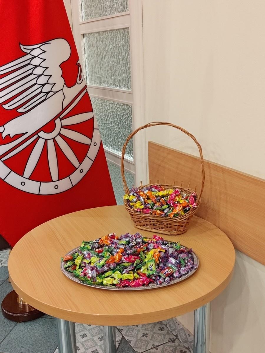 Zdjęcie w galerii na portalu naszraciborz.pl: Dzieci z SP 15 wcieliły się w rolę radnych i prezydenta wiadomości z regionu