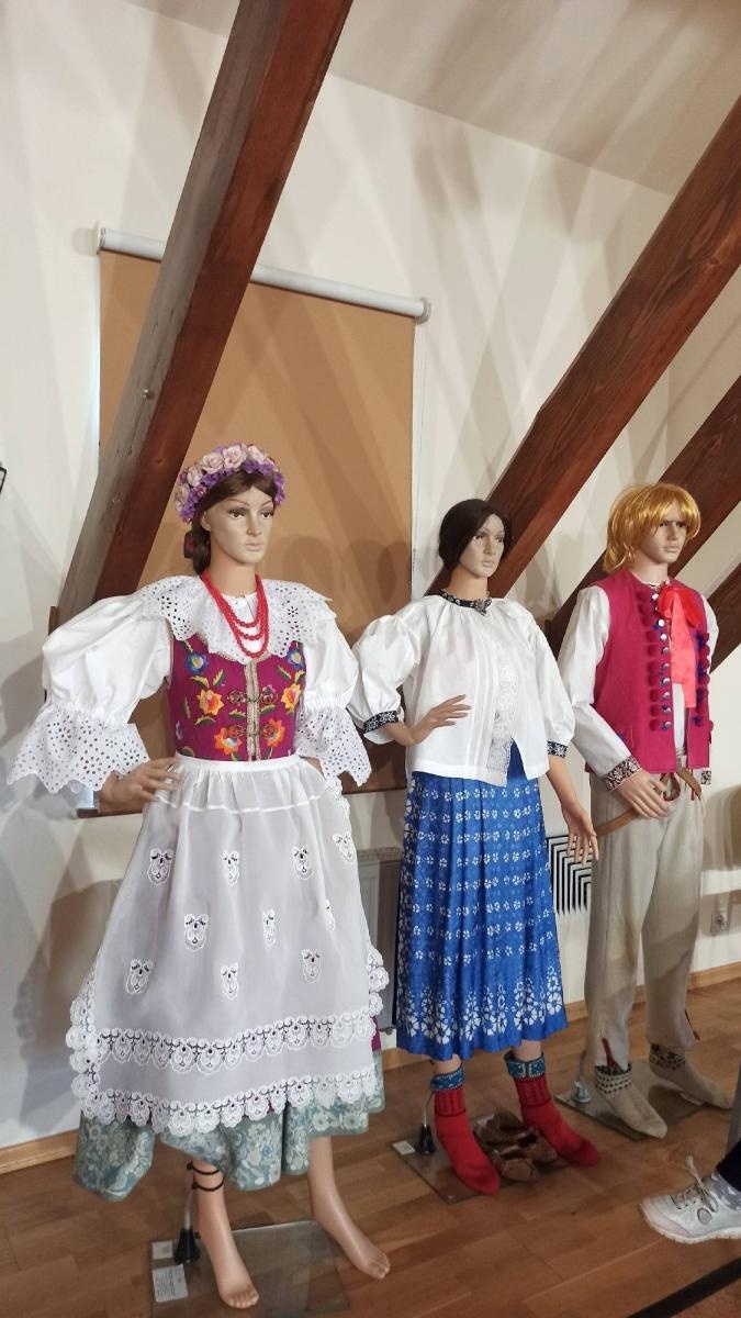 Zdjęcie w galerii na portalu naszraciborz.pl: Mała Strzecha na warsztatach w siedzibie zespołu Śląsk wiadomości z regionu