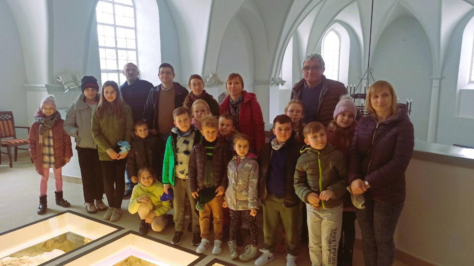 Zdjęcie w galerii na portalu naszraciborz.pl: Mała Strzecha na warsztatach w siedzibie zespołu Śląsk wiadomości z regionu