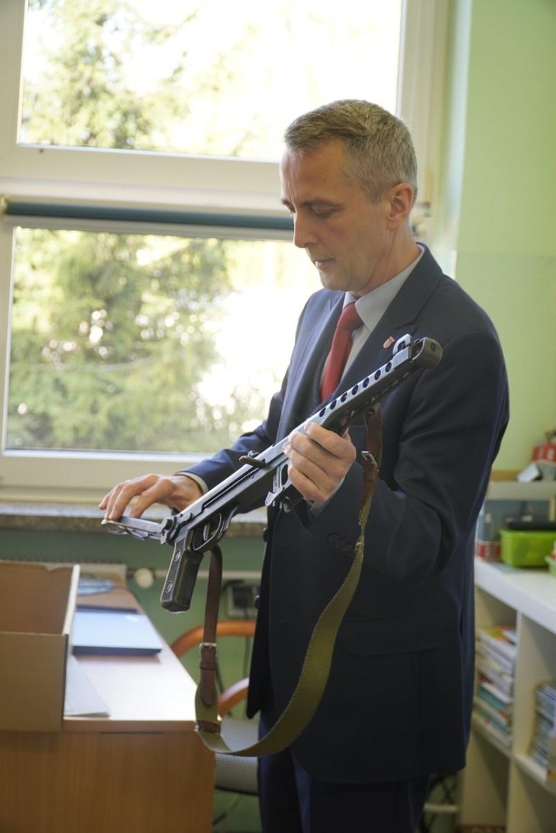 Zdjęcie w galerii na portalu naszraciborz.pl: Prezydent wcielił się w rolę nauczyciela historii wiadomości z regionu