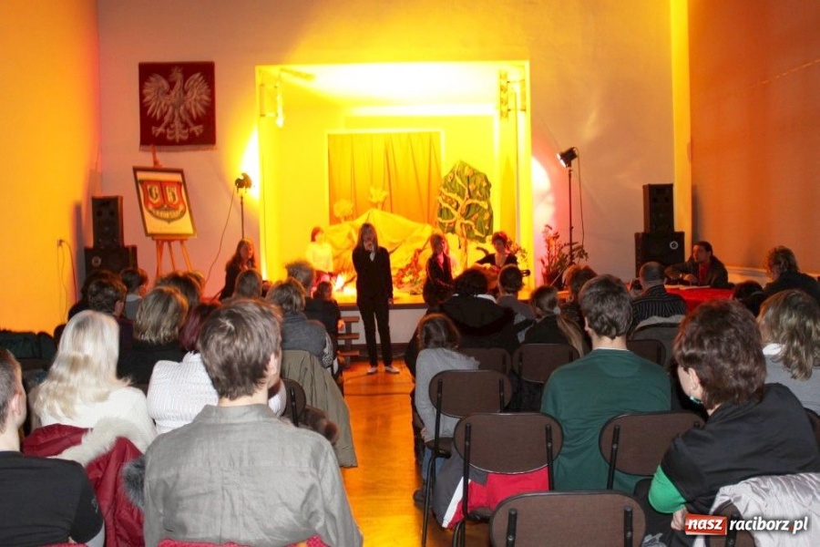 Zdjęcie w galerii na portalu naszraciborz.pl: Recytowali Grechutę, wyśpiewali SDM... wiadomości z regionu