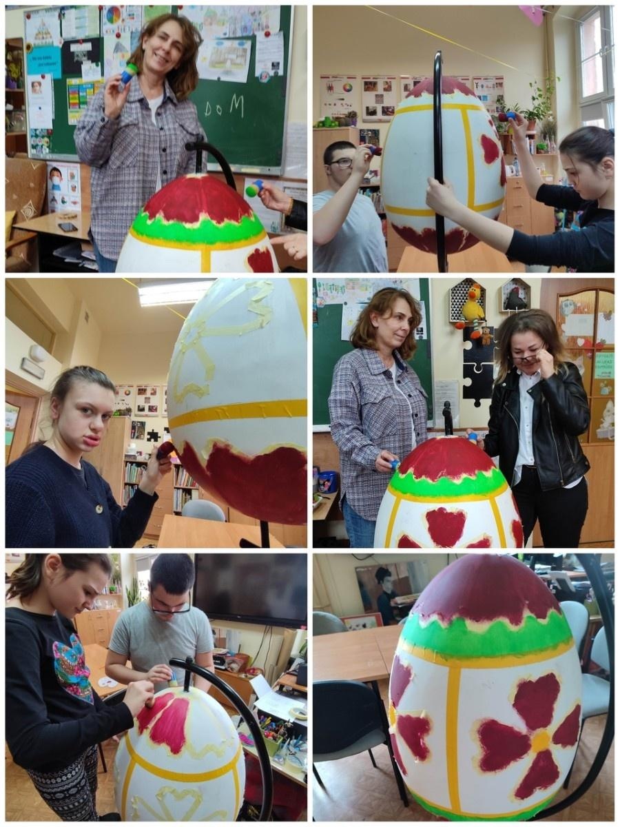 Zdjęcie w galerii na portalu naszraciborz.pl: Dzieci tworzą wielkanocne dekoracje dla Raciborza wiadomości z regionu