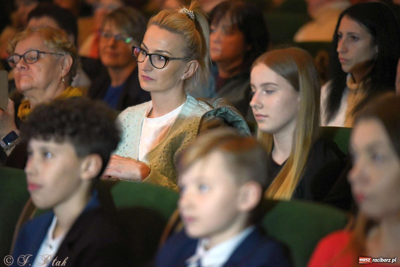 Zdjęcie w galerii na portalu naszraciborz.pl: Prymusi raciborskich szkół odebrali stypendia od miasta [FOTO i WIDEO] wiadomości z regionu