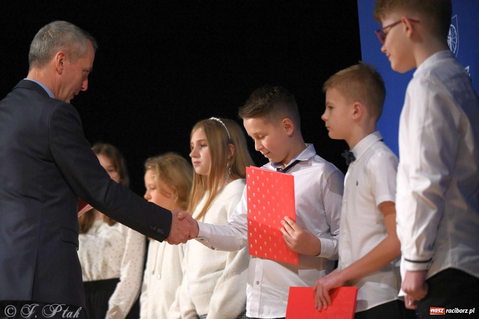 Zdjęcie w galerii na portalu naszraciborz.pl: Prymusi raciborskich szkół odebrali stypendia od miasta [FOTO i WIDEO] wiadomości z regionu