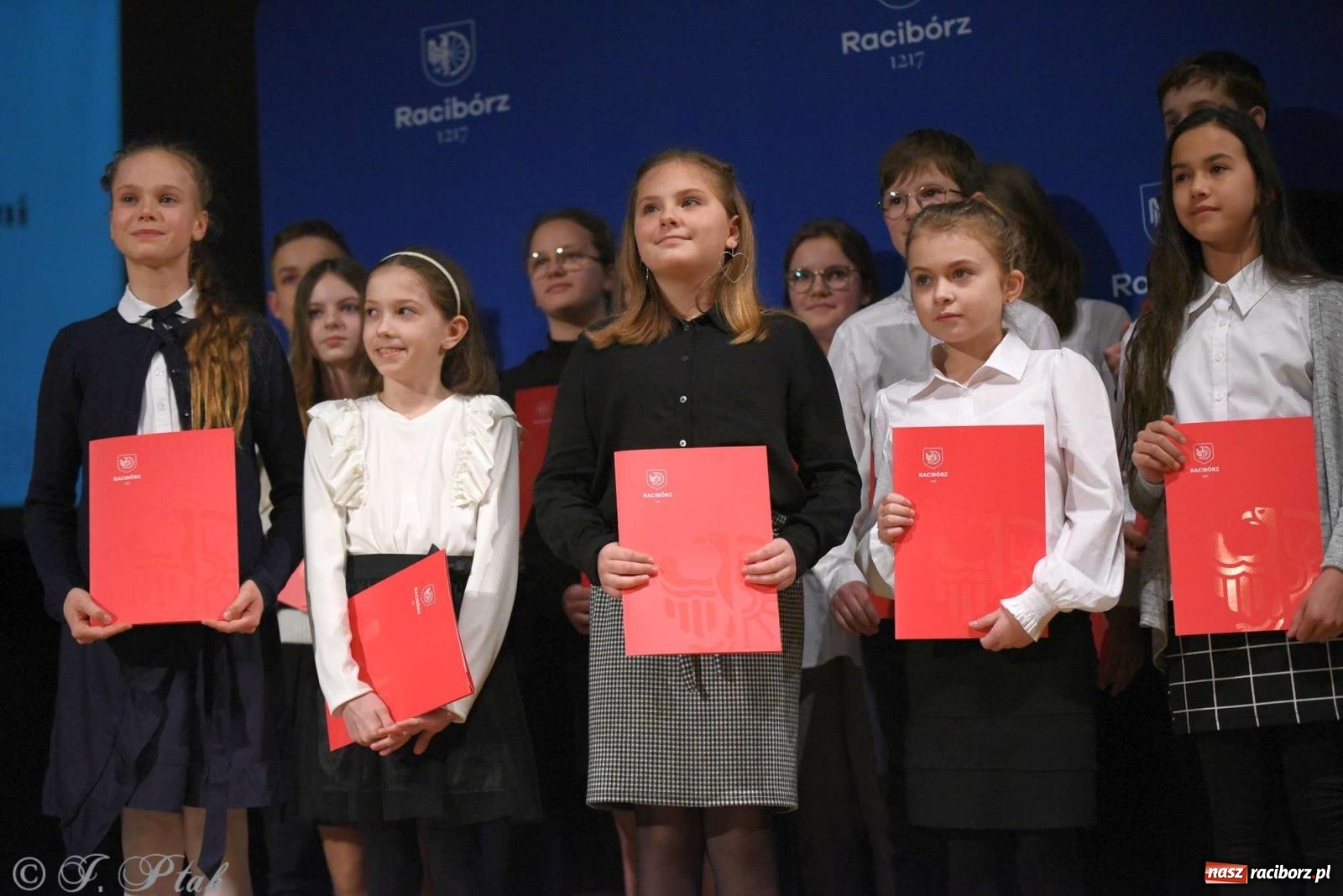 Zdjęcie w galerii na portalu naszraciborz.pl: Prymusi raciborskich szkół odebrali stypendia od miasta [FOTO i WIDEO] wiadomości z regionu