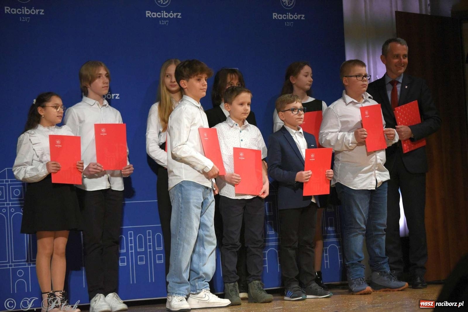 Zdjęcie w galerii na portalu naszraciborz.pl: Prymusi raciborskich szkół odebrali stypendia od miasta [FOTO i WIDEO] wiadomości z regionu