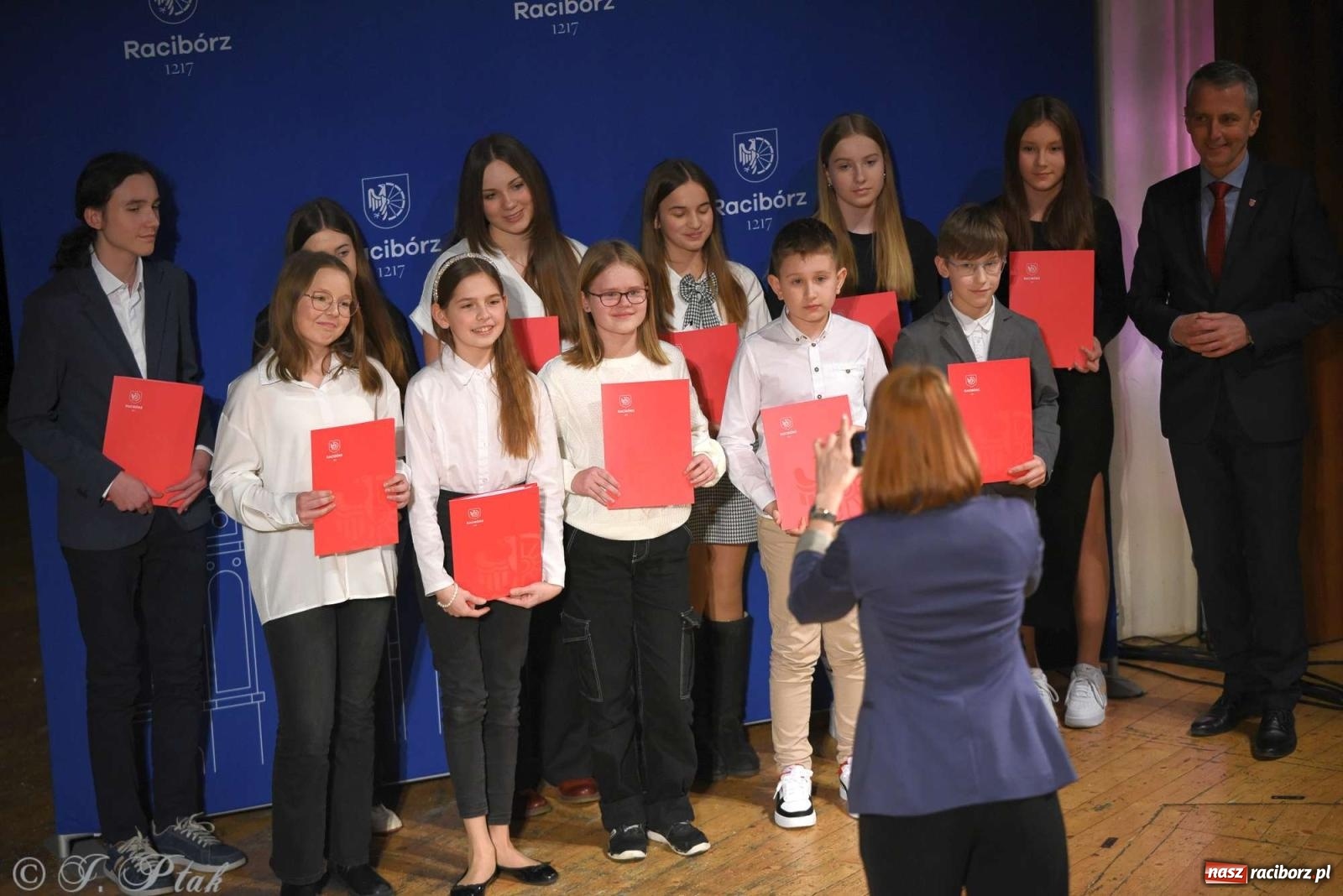 Zdjęcie w galerii na portalu naszraciborz.pl: Prymusi raciborskich szkół odebrali stypendia od miasta [FOTO i WIDEO] wiadomości z regionu