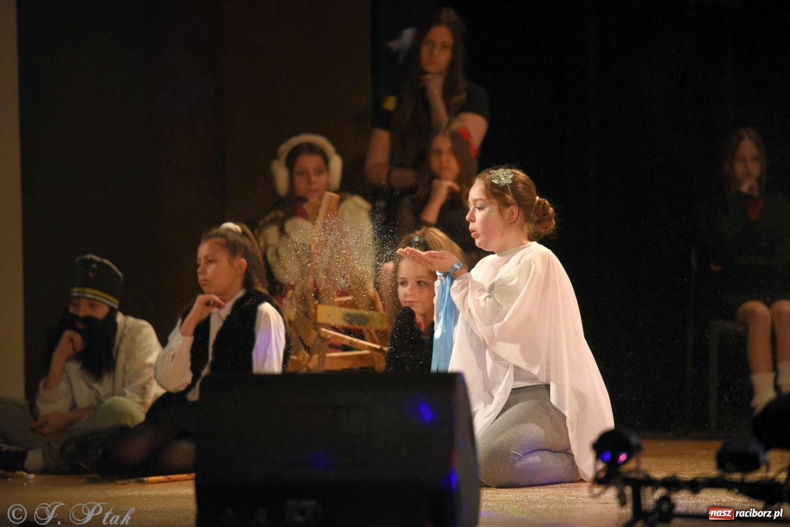 Zdjęcie w galerii na portalu naszraciborz.pl: Prymusi raciborskich szkół odebrali stypendia od miasta [FOTO i WIDEO] wiadomości z regionu