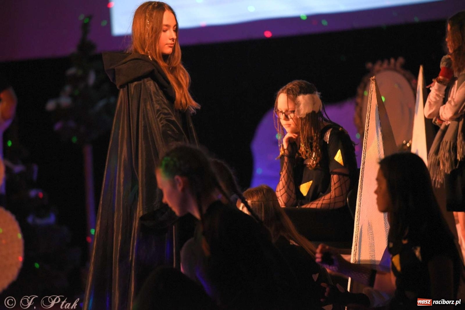 Zdjęcie w galerii na portalu naszraciborz.pl: Prymusi raciborskich szkół odebrali stypendia od miasta [FOTO i WIDEO] wiadomości z regionu