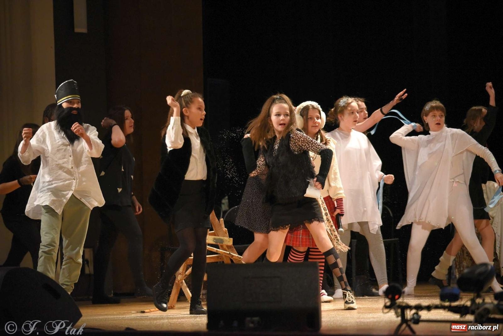 Zdjęcie w galerii na portalu naszraciborz.pl: Prymusi raciborskich szkół odebrali stypendia od miasta [FOTO i WIDEO] wiadomości z regionu