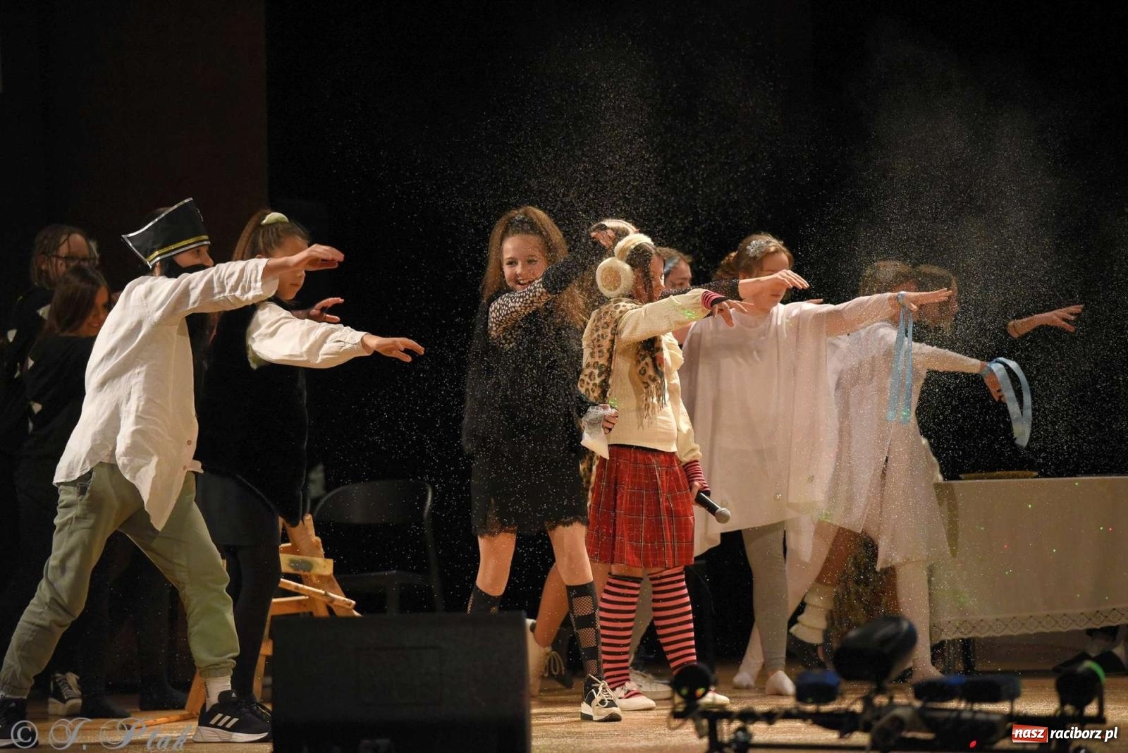 Zdjęcie w galerii na portalu naszraciborz.pl: Prymusi raciborskich szkół odebrali stypendia od miasta [FOTO i WIDEO] wiadomości z regionu