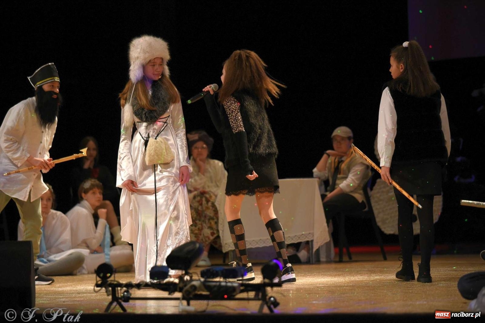 Zdjęcie w galerii na portalu naszraciborz.pl: Prymusi raciborskich szkół odebrali stypendia od miasta [FOTO i WIDEO] wiadomości z regionu