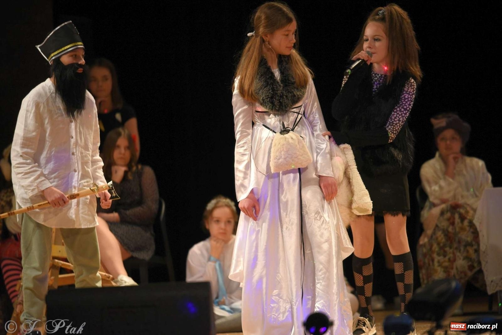 Zdjęcie w galerii na portalu naszraciborz.pl: Prymusi raciborskich szkół odebrali stypendia od miasta [FOTO i WIDEO] wiadomości z regionu