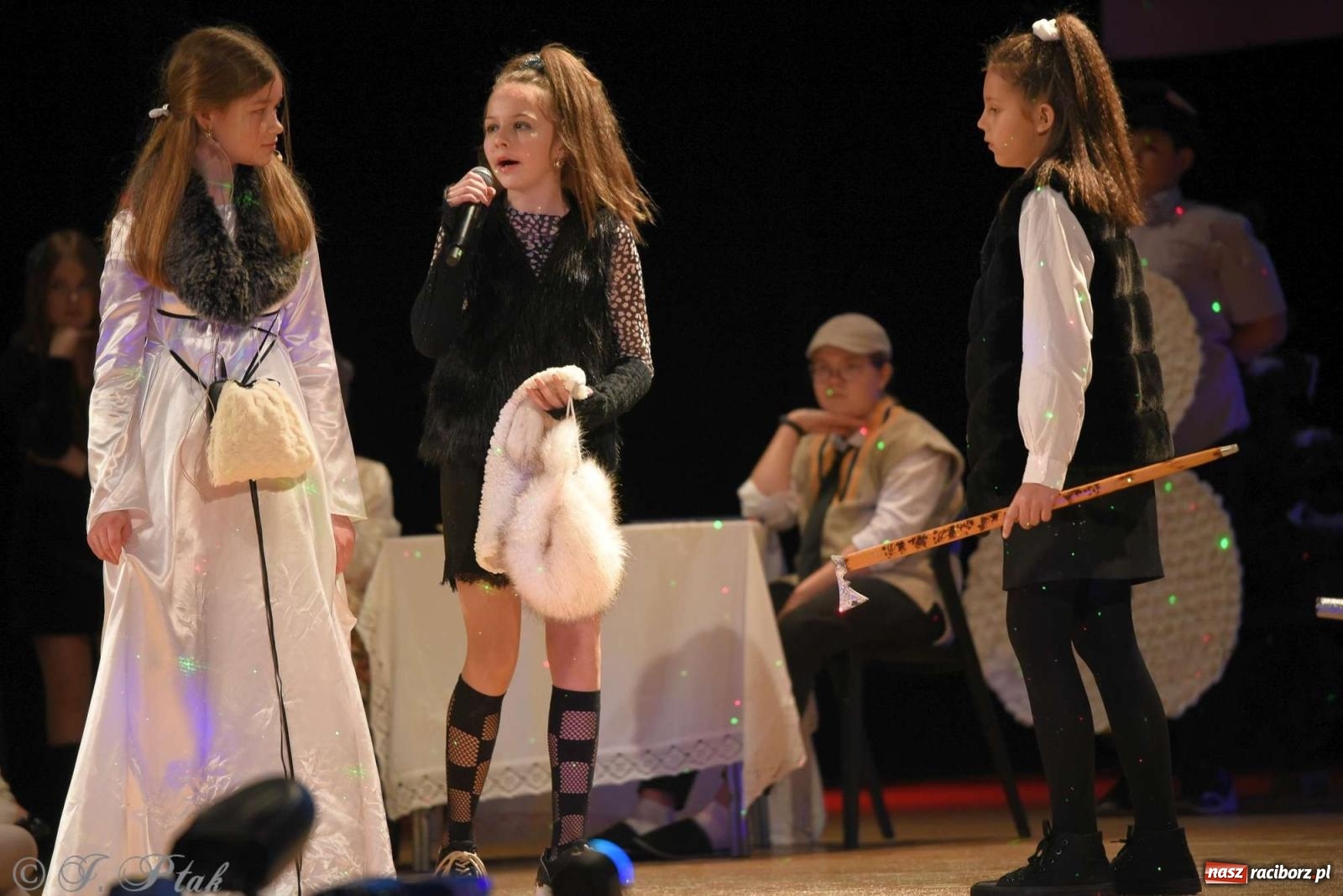 Zdjęcie w galerii na portalu naszraciborz.pl: Prymusi raciborskich szkół odebrali stypendia od miasta [FOTO i WIDEO] wiadomości z regionu