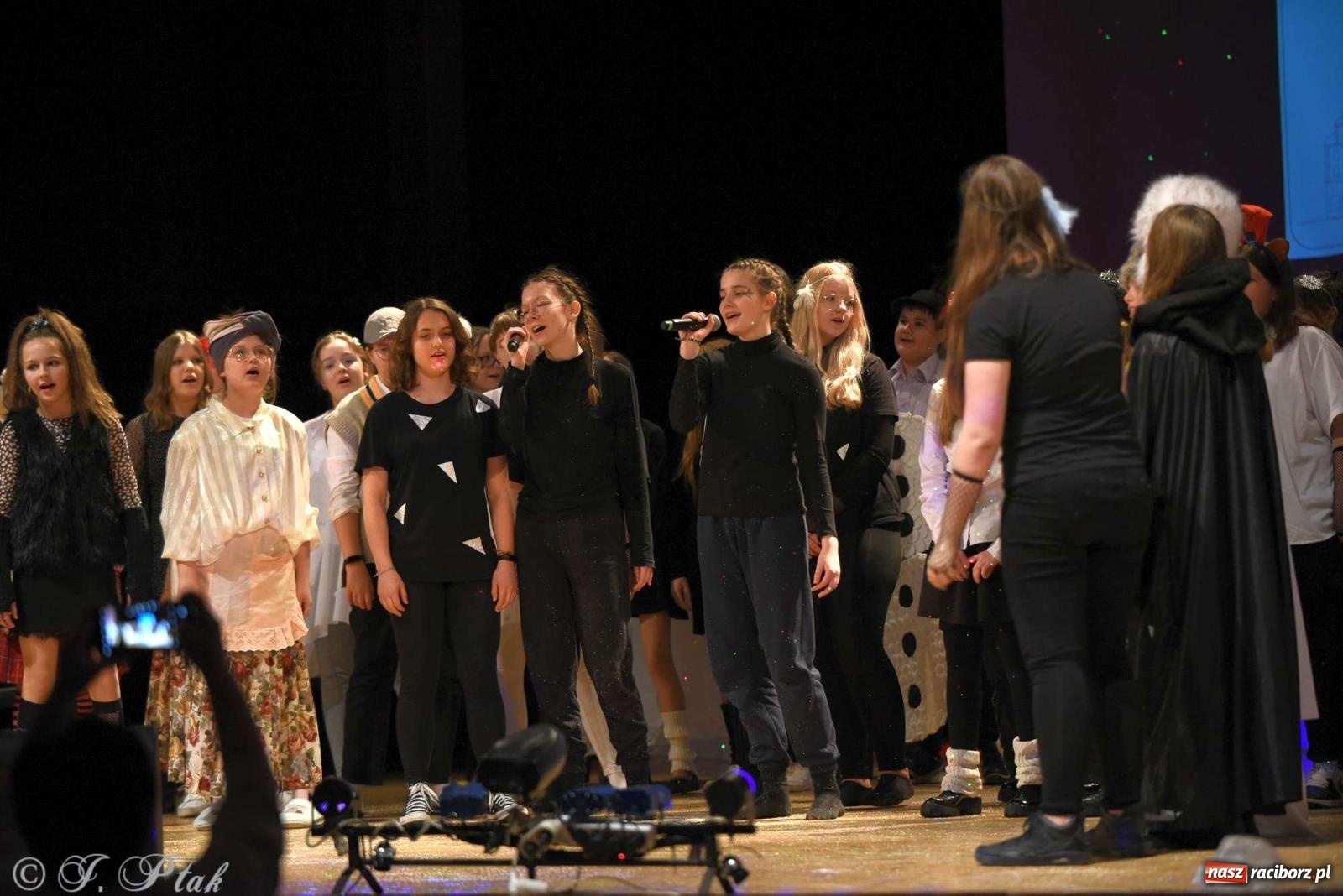 Zdjęcie w galerii na portalu naszraciborz.pl: Prymusi raciborskich szkół odebrali stypendia od miasta [FOTO i WIDEO] wiadomości z regionu