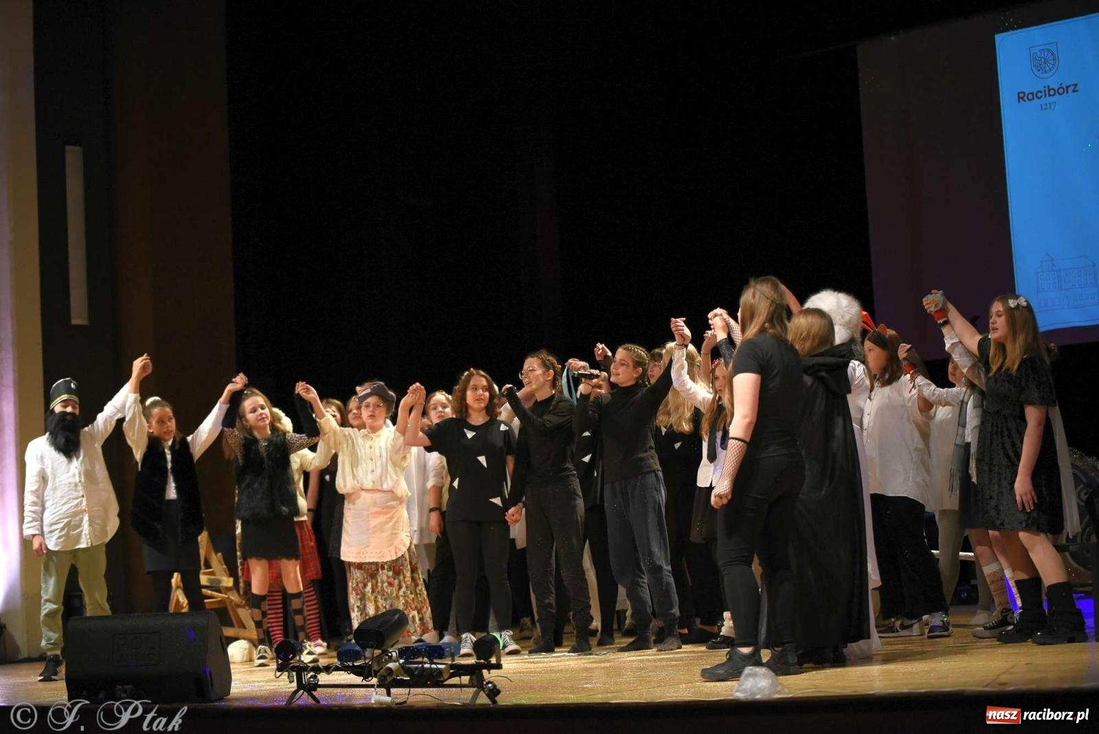 Zdjęcie w galerii na portalu naszraciborz.pl: Prymusi raciborskich szkół odebrali stypendia od miasta [FOTO i WIDEO] wiadomości z regionu