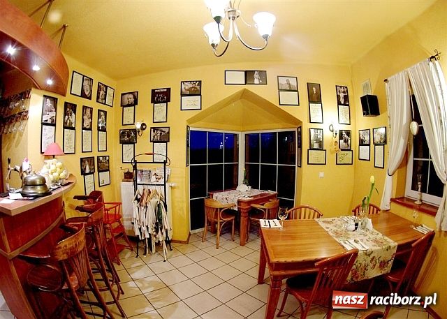 Zdjęcie w galerii na portalu naszraciborz.pl: Specjały Dworku przyciągają celebrytów wiadomości z regionu