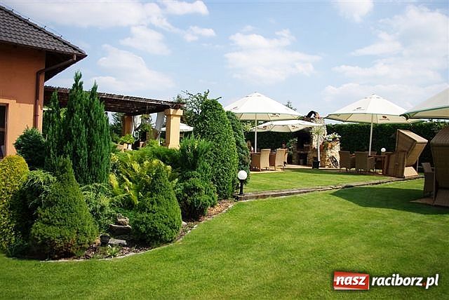 Zdjęcie w galerii na portalu naszraciborz.pl: Specjały Dworku przyciągają celebrytów wiadomości z regionu