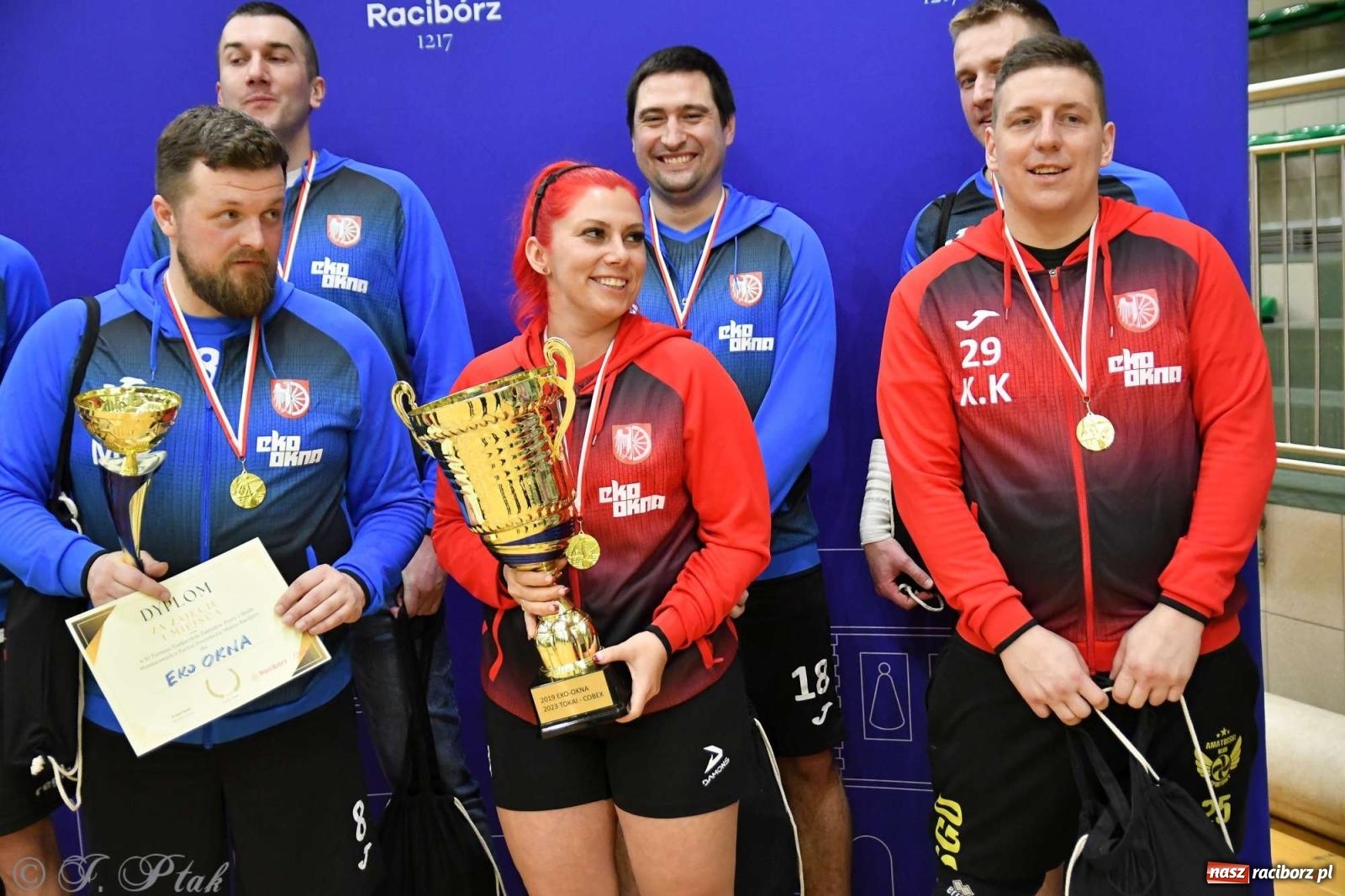 Zdjęcie w galerii na portalu naszraciborz.pl: Puchar prezydenta Raciborza wrócił do Eko-Okien wiadomości z regionu