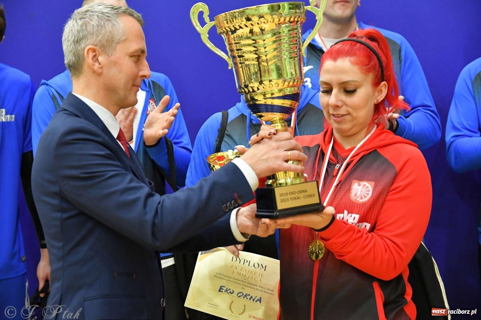 Zdjęcie w galerii na portalu naszraciborz.pl: Puchar prezydenta Raciborza wrócił do Eko-Okien wiadomości z regionu