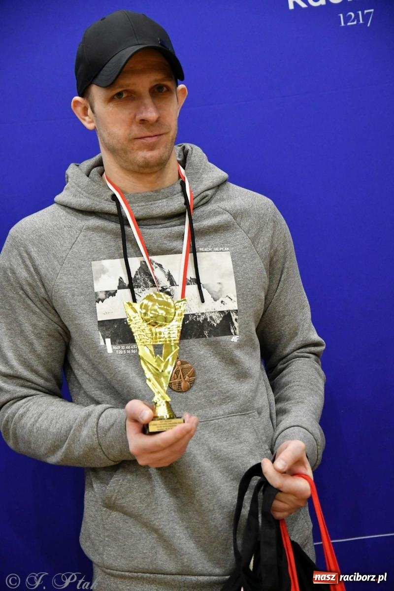 Zdjęcie w galerii na portalu naszraciborz.pl: Puchar prezydenta Raciborza wrócił do Eko-Okien wiadomości z regionu