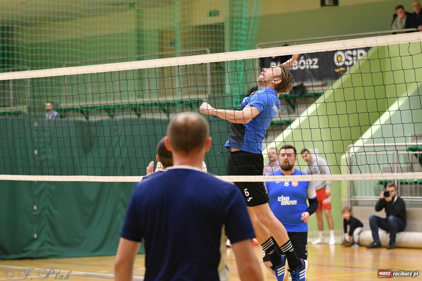 Zdjęcie w galerii na portalu naszraciborz.pl: Puchar prezydenta Raciborza wrócił do Eko-Okien wiadomości z regionu