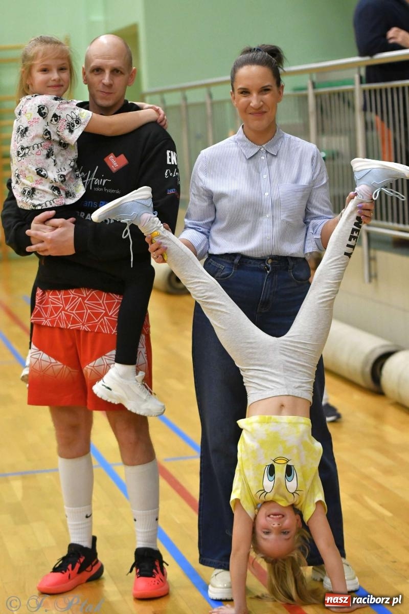 Zdjęcie w galerii na portalu naszraciborz.pl: Puchar prezydenta Raciborza wrócił do Eko-Okien wiadomości z regionu