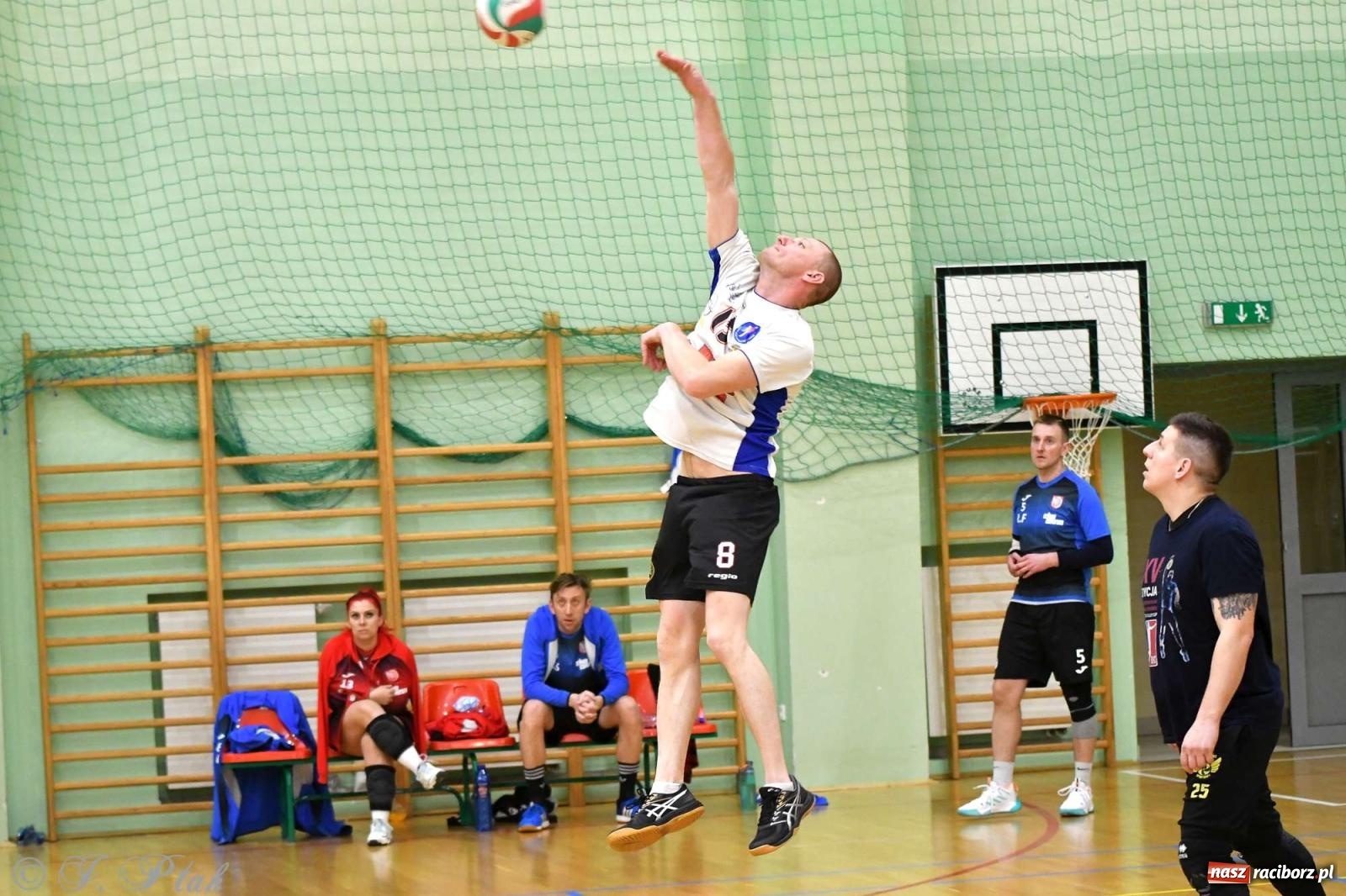 Zdjęcie w galerii na portalu naszraciborz.pl: Puchar prezydenta Raciborza wrócił do Eko-Okien wiadomości z regionu