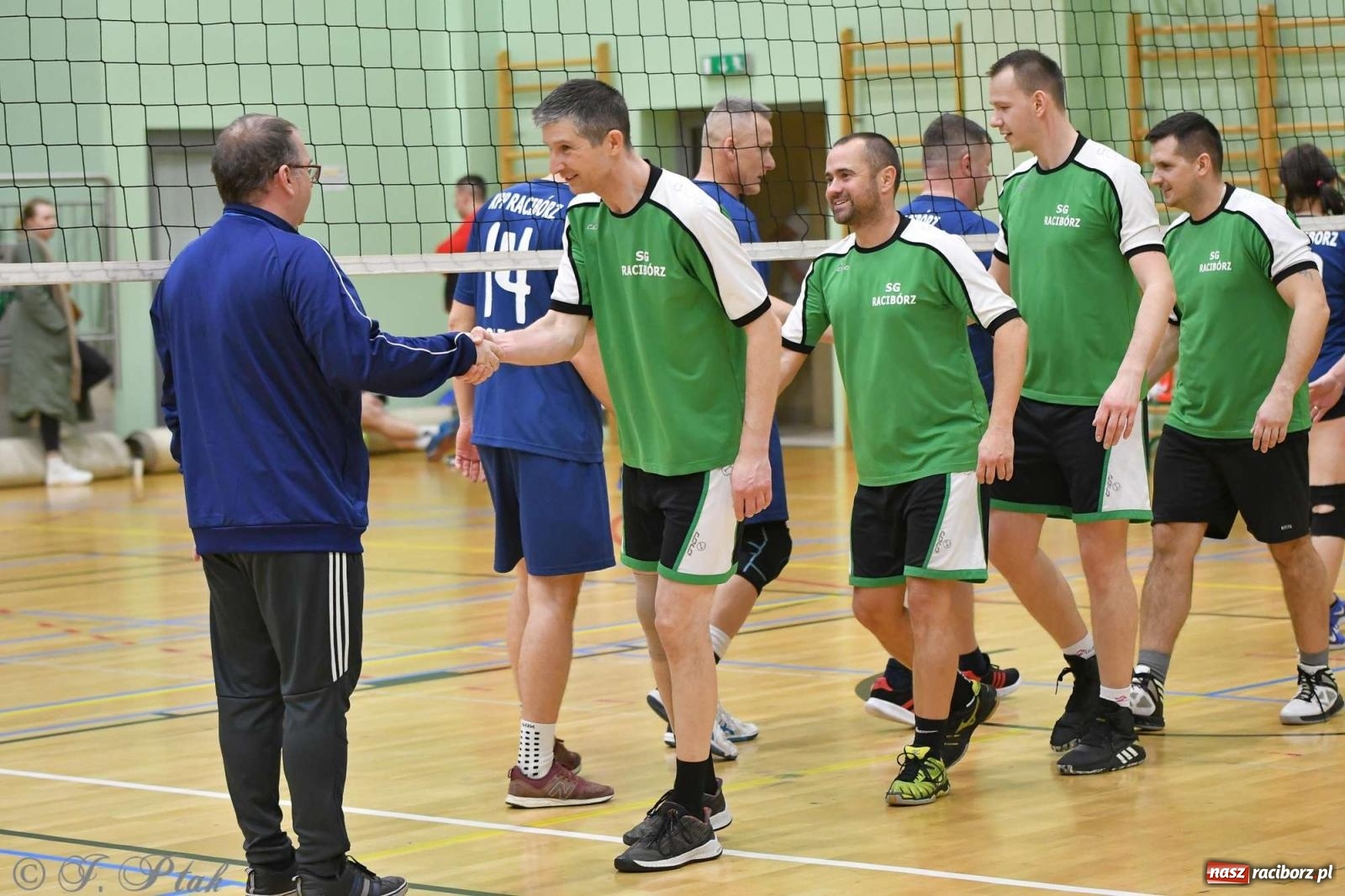 Zdjęcie w galerii na portalu naszraciborz.pl: Puchar prezydenta Raciborza wrócił do Eko-Okien wiadomości z regionu