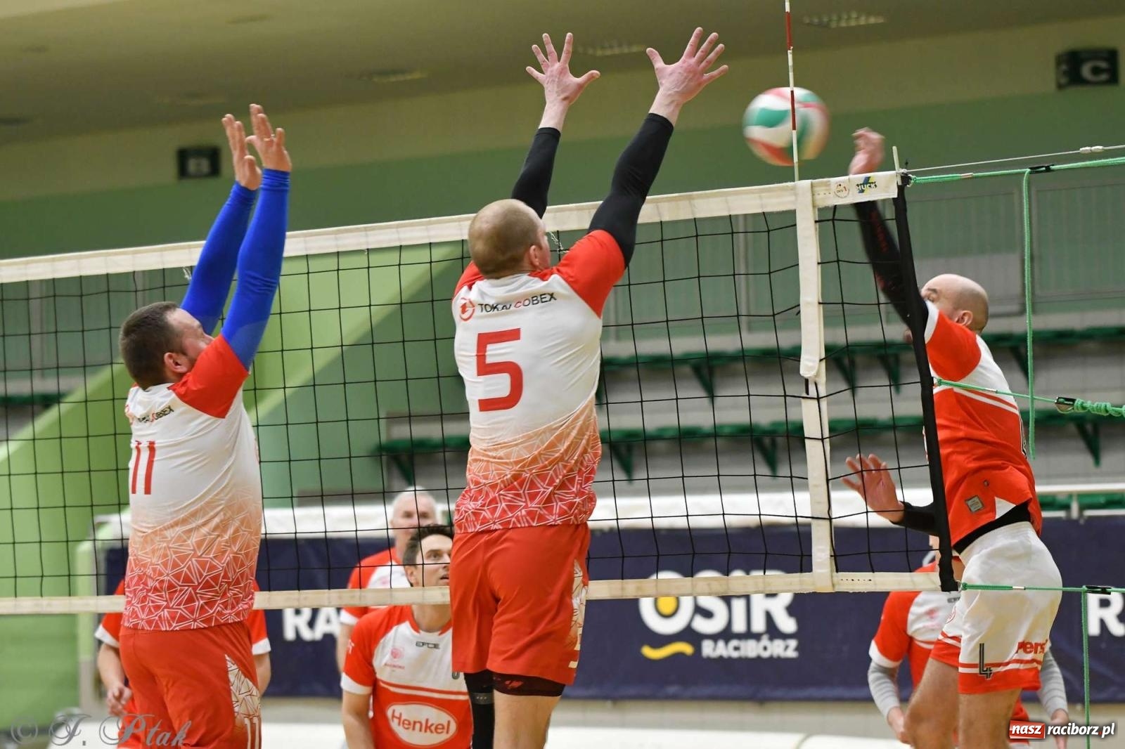 Zdjęcie w galerii na portalu naszraciborz.pl: Puchar prezydenta Raciborza wrócił do Eko-Okien wiadomości z regionu