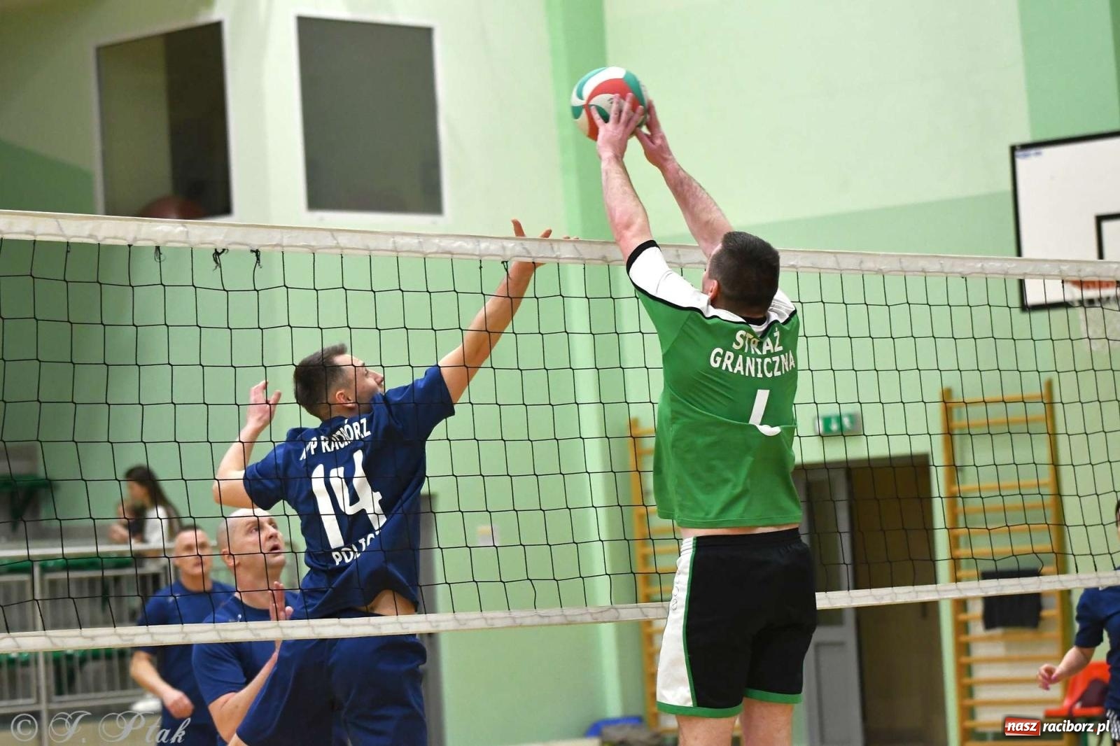 Zdjęcie w galerii na portalu naszraciborz.pl: Puchar prezydenta Raciborza wrócił do Eko-Okien wiadomości z regionu