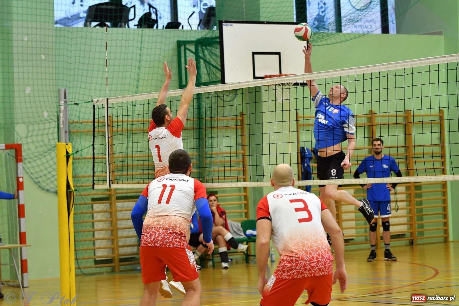 Zdjęcie w galerii na portalu naszraciborz.pl: Puchar prezydenta Raciborza wrócił do Eko-Okien wiadomości z regionu