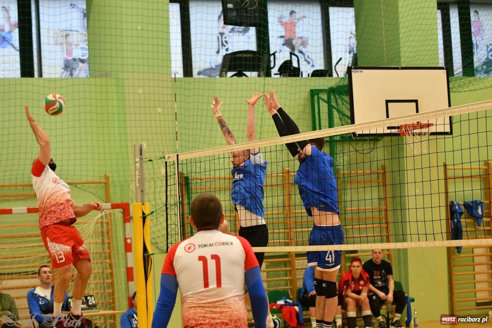 Zdjęcie w galerii na portalu naszraciborz.pl: Puchar prezydenta Raciborza wrócił do Eko-Okien wiadomości z regionu