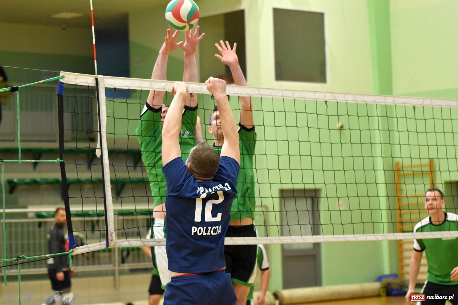 Zdjęcie w galerii na portalu naszraciborz.pl: Puchar prezydenta Raciborza wrócił do Eko-Okien wiadomości z regionu