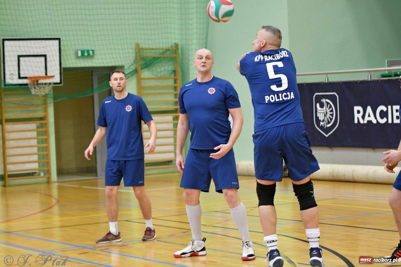 Zdjęcie w galerii na portalu naszraciborz.pl: Puchar prezydenta Raciborza wrócił do Eko-Okien wiadomości z regionu