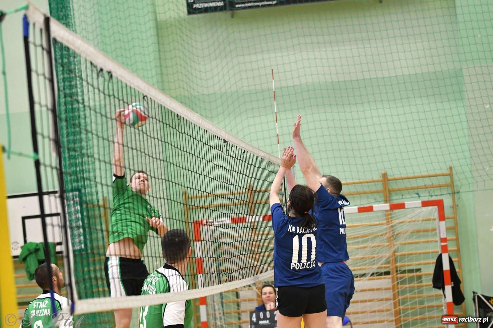 Zdjęcie w galerii na portalu naszraciborz.pl: Puchar prezydenta Raciborza wrócił do Eko-Okien wiadomości z regionu