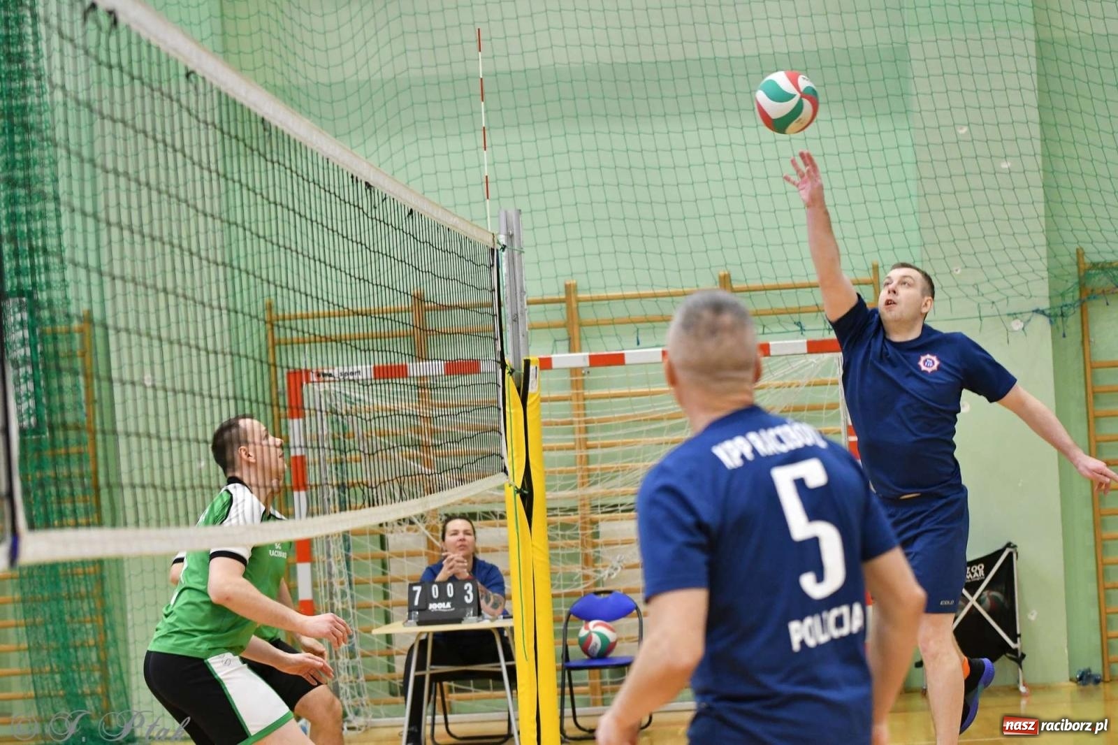 Zdjęcie w galerii na portalu naszraciborz.pl: Puchar prezydenta Raciborza wrócił do Eko-Okien wiadomości z regionu