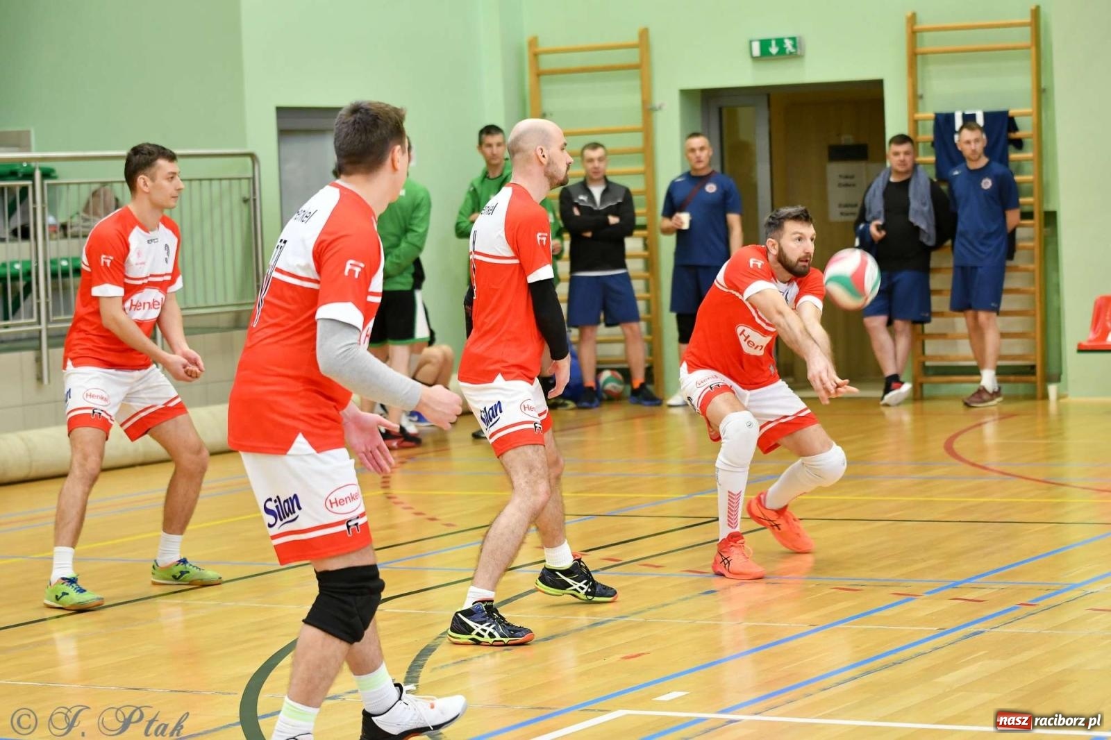 Zdjęcie w galerii na portalu naszraciborz.pl: Puchar prezydenta Raciborza wrócił do Eko-Okien wiadomości z regionu