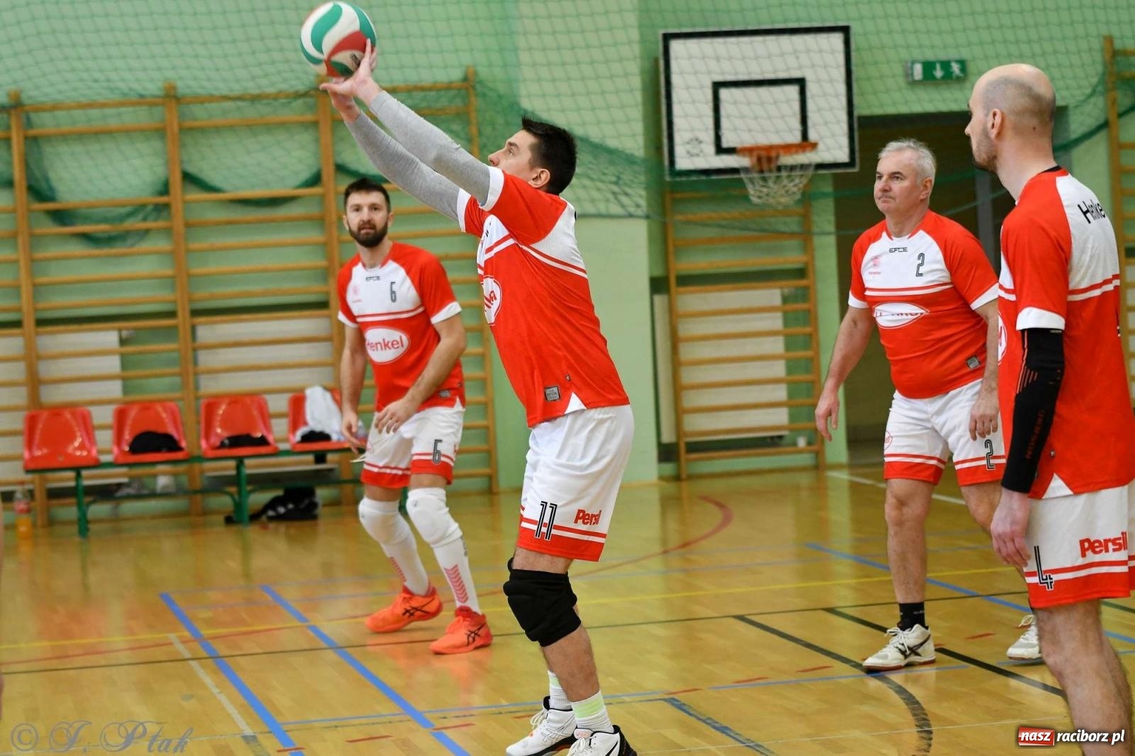 Zdjęcie w galerii na portalu naszraciborz.pl: Puchar prezydenta Raciborza wrócił do Eko-Okien wiadomości z regionu