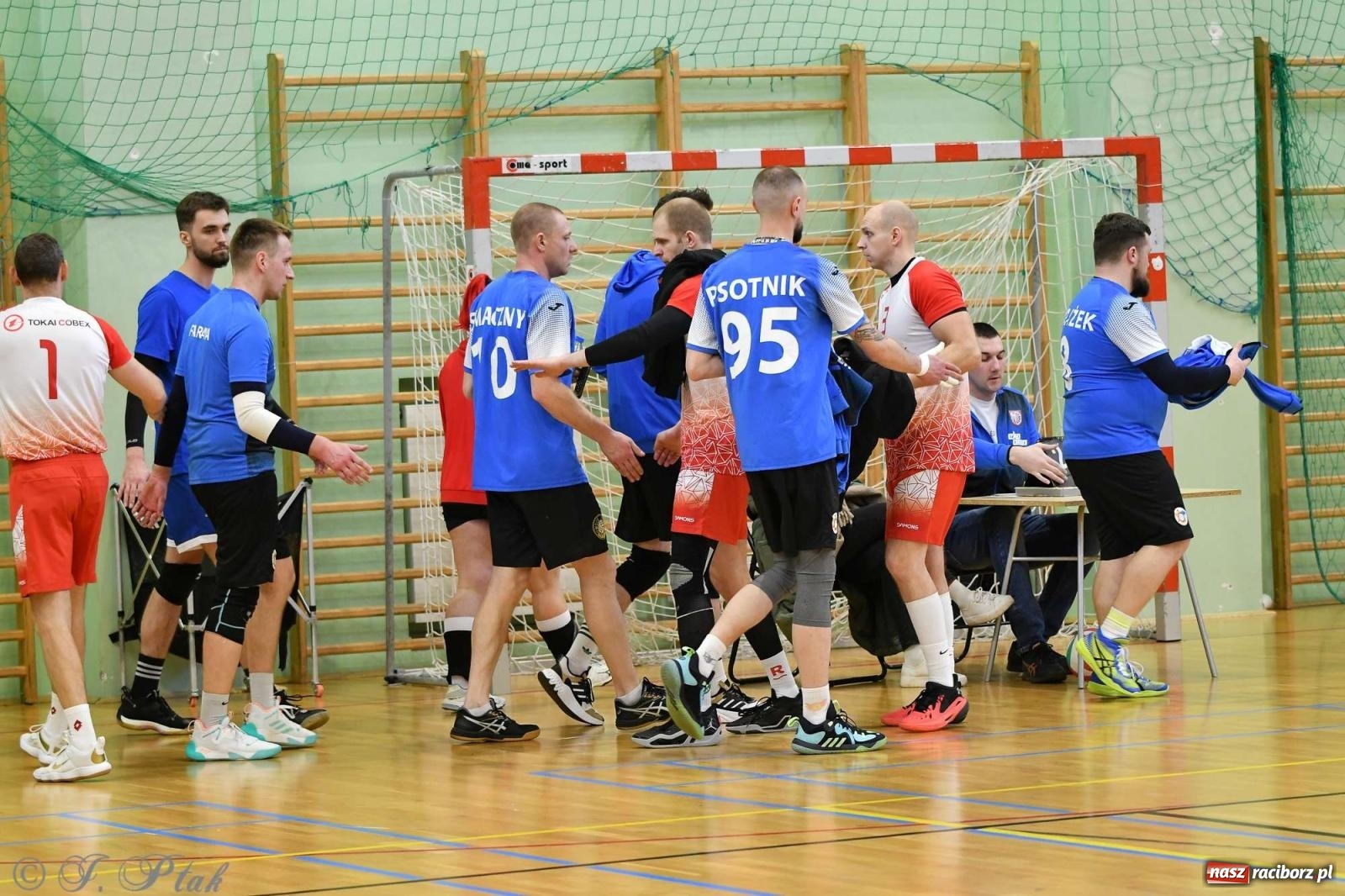 Zdjęcie w galerii na portalu naszraciborz.pl: Puchar prezydenta Raciborza wrócił do Eko-Okien wiadomości z regionu