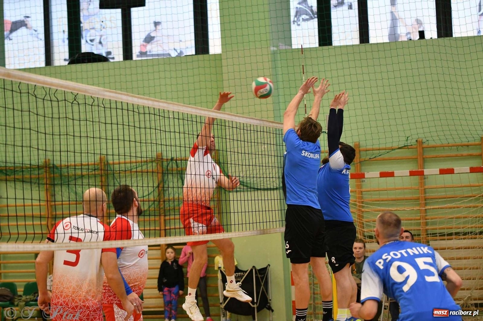 Zdjęcie w galerii na portalu naszraciborz.pl: Puchar prezydenta Raciborza wrócił do Eko-Okien wiadomości z regionu