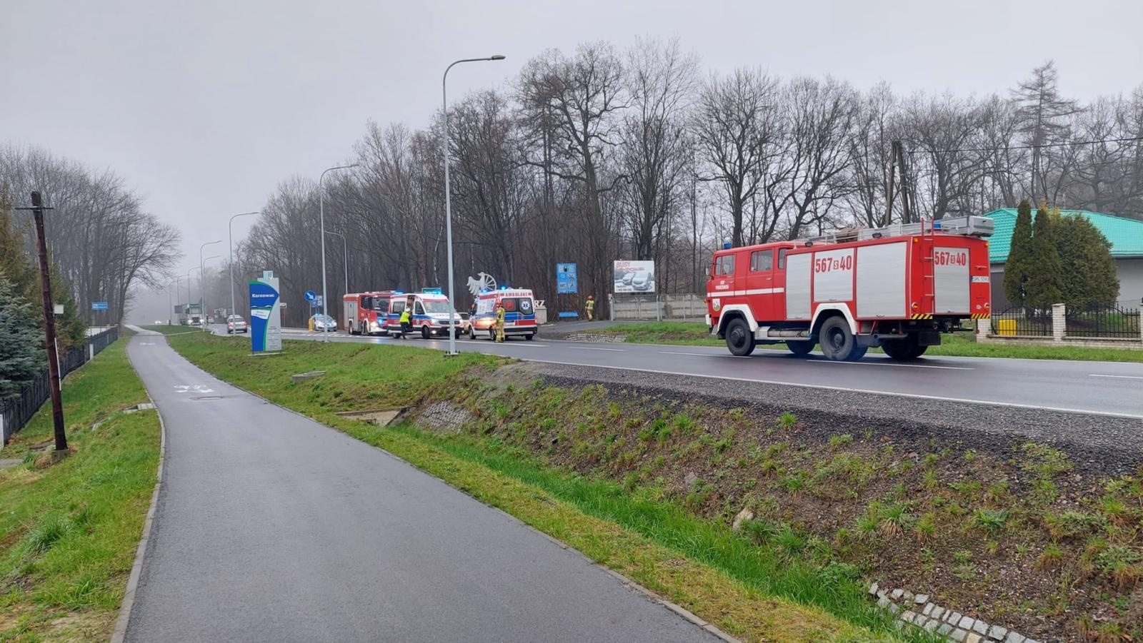 Zdjęcie w galerii na portalu naszraciborz.pl: Audi uderzyło w witacz na granicy Kornowaca i Raciborza [FOTO] wiadomości z regionu
