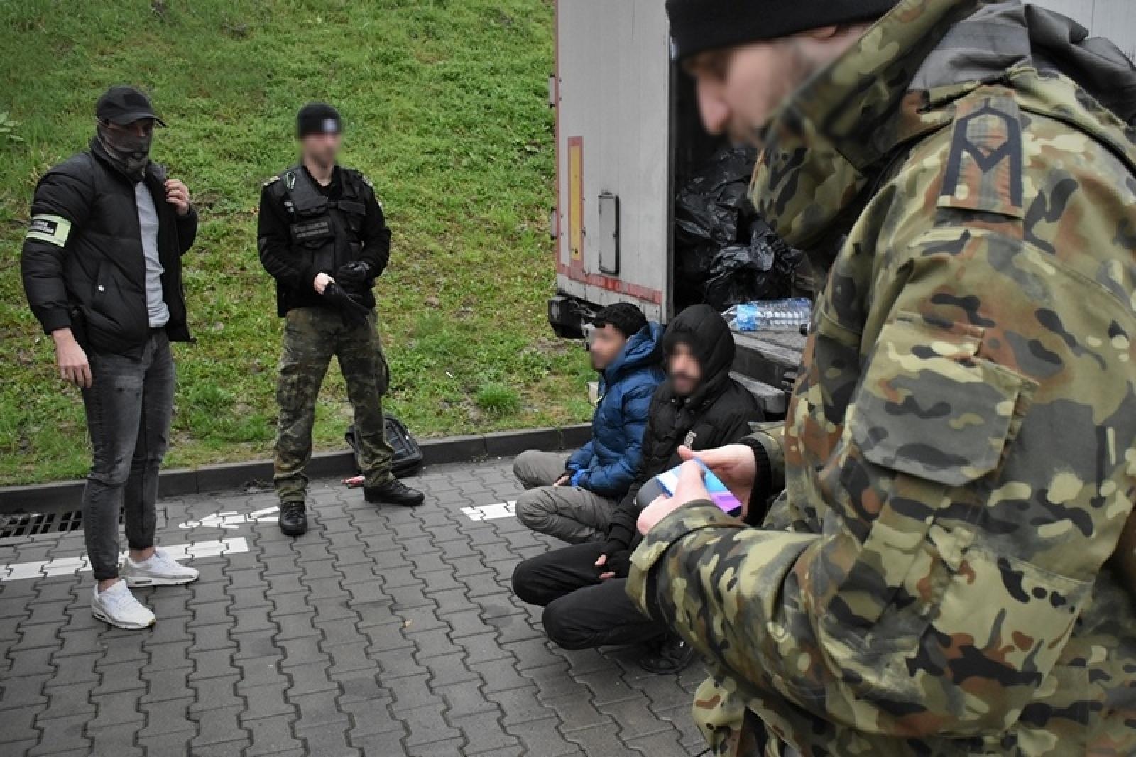 Zdjęcie w galerii na portalu naszraciborz.pl: Nielegalni migranci zatrzymani przez Straż Graniczną wiadomości z regionu