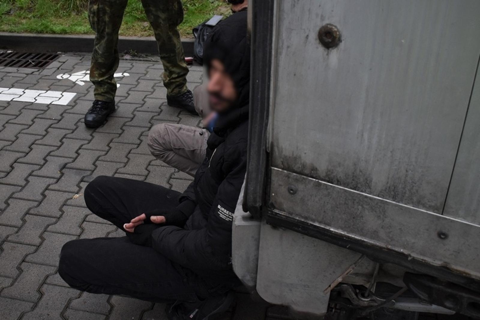 Zdjęcie w galerii na portalu naszraciborz.pl: Nielegalni migranci zatrzymani przez Straż Graniczną wiadomości z regionu