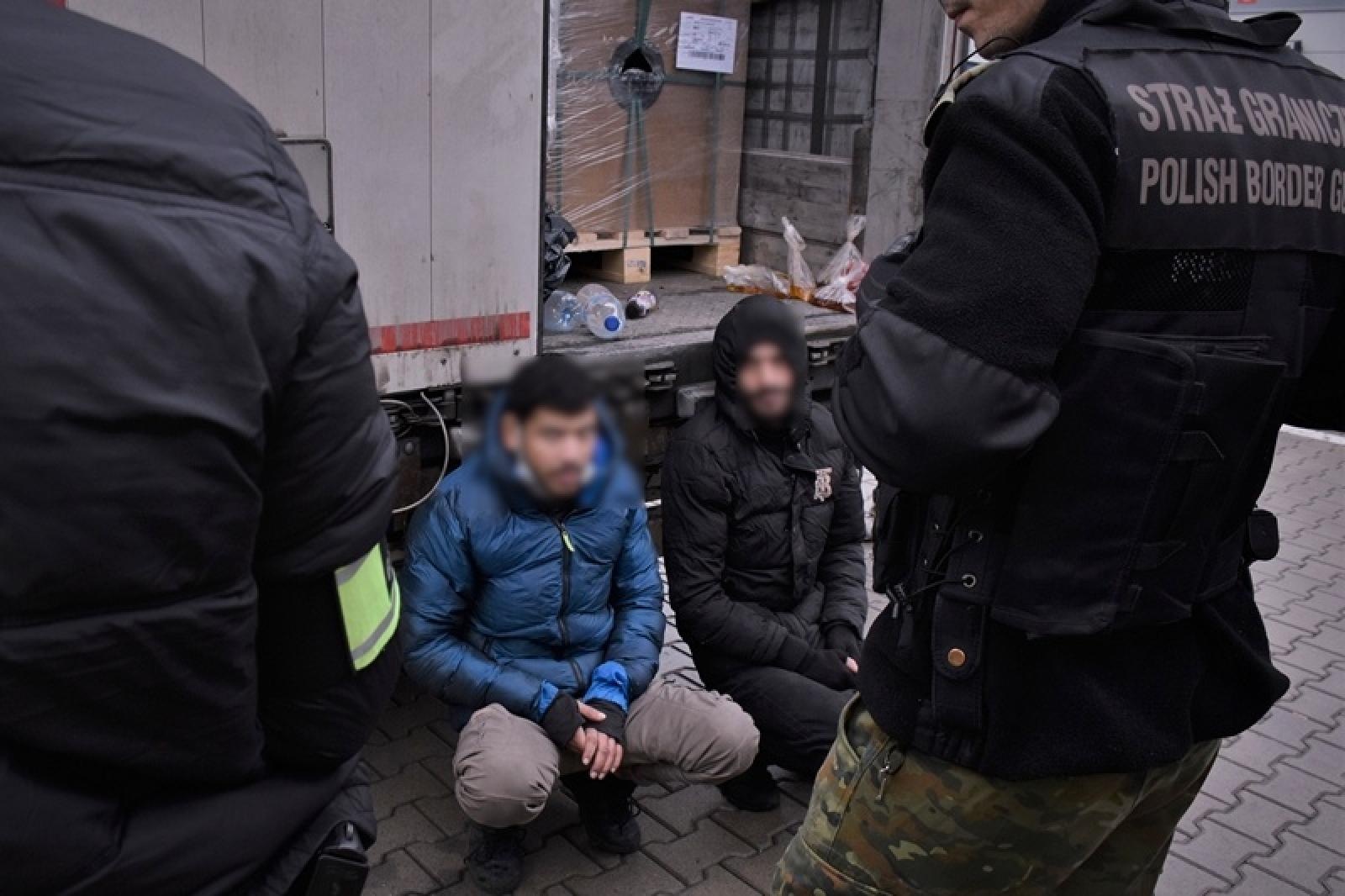 Zdjęcie w galerii na portalu naszraciborz.pl: Nielegalni migranci zatrzymani przez Straż Graniczną wiadomości z regionu