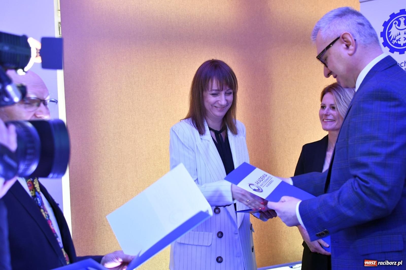 Zdjęcie w galerii na portalu naszraciborz.pl: Trzecie seminarium czasopisma naukowego Eunomia oraz Konferencja Studenckich Kół Naukowych wiadomości z regionu