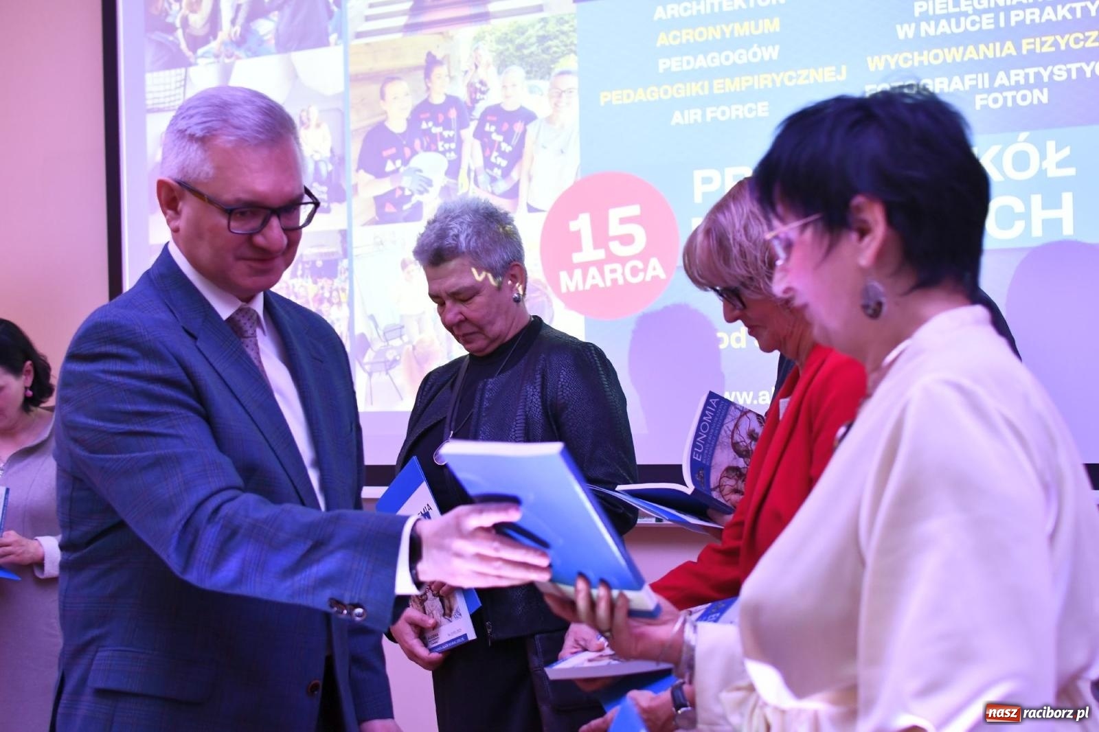 Zdjęcie w galerii na portalu naszraciborz.pl: Trzecie seminarium czasopisma naukowego Eunomia oraz Konferencja Studenckich Kół Naukowych wiadomości z regionu