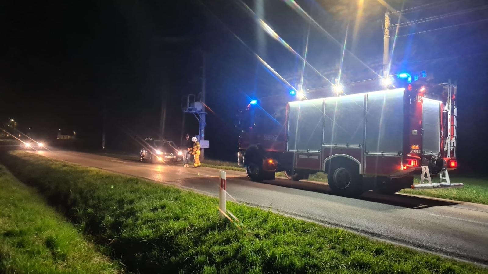 Zdjęcie w galerii na portalu naszraciborz.pl: Substancja ropopochodna na jezdni w Pawłowie i Krzanowicach wiadomości z regionu