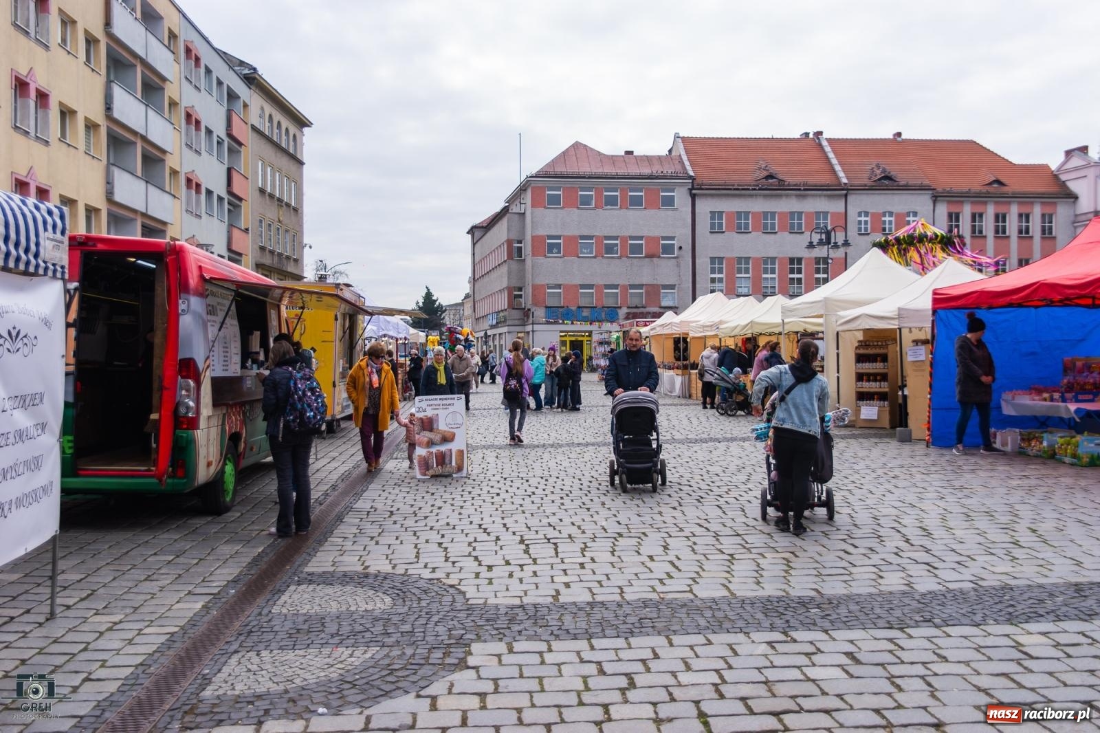 Zdjęcie w galerii na portalu naszraciborz.pl: Na rynku ruszył jarmark wielkanocny [FOTO i WIDEO] wiadomości z regionu